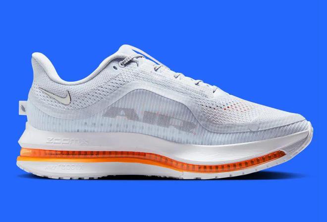 Nike跑鞋把能给的都给足了球盟会网站入口配置诱人！这双(图7)