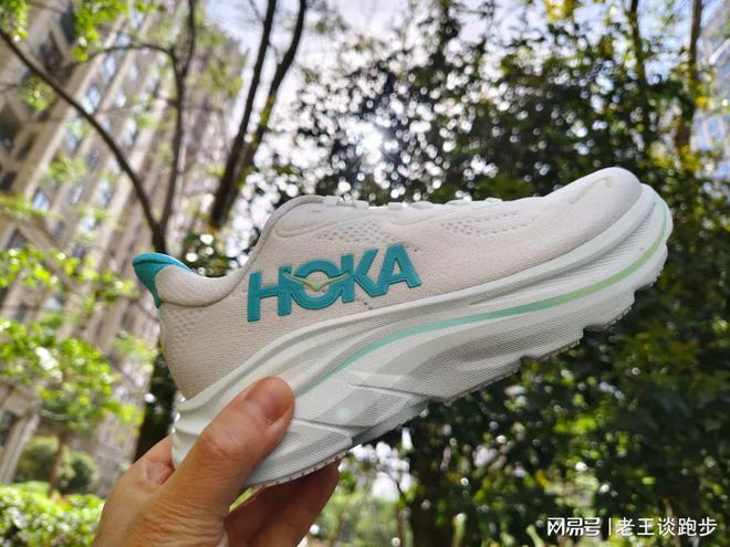10：恰到好处的卓越跑鞋HOKA CLIFTON