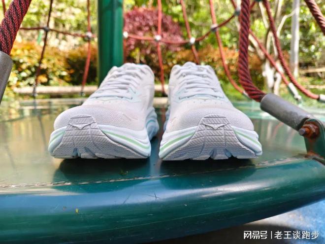10：恰到好处的卓越跑鞋HOKA CLIFTON(图10)
