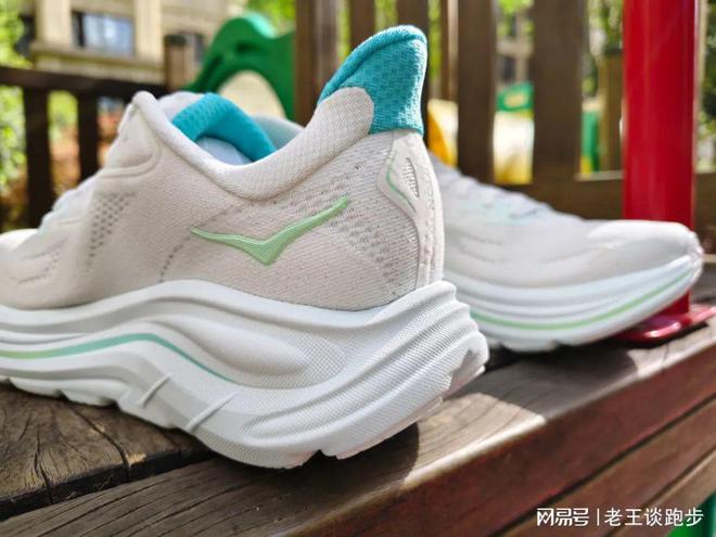 10：恰到好处的卓越跑鞋HOKA CLIFTON(图12)